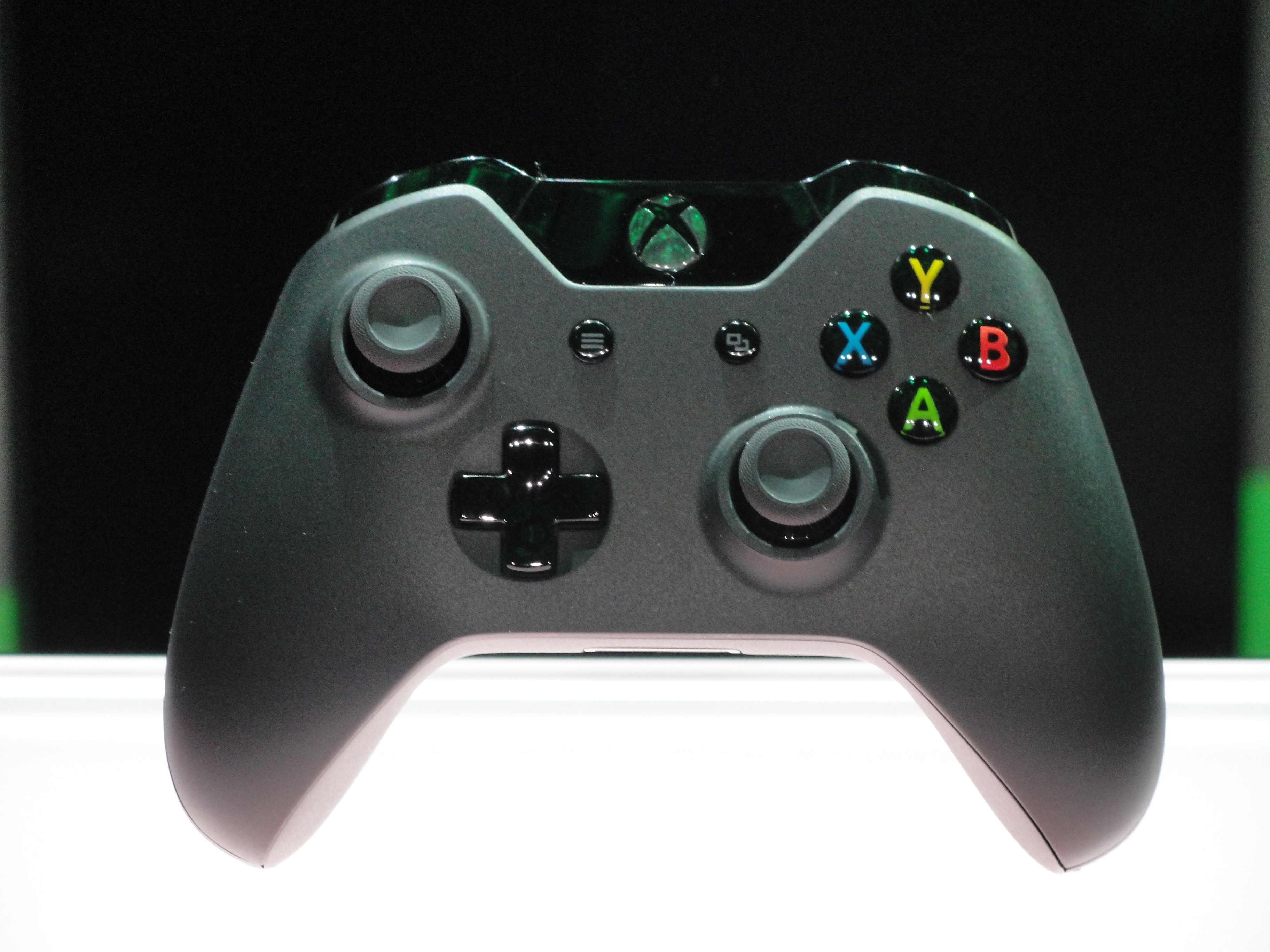 'Xbox Wireless' lets gamers use Microsoft controllers on PC without the dongle